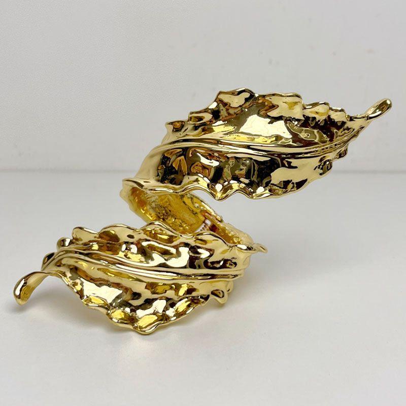 

Fashion High Profile Retro Golden Leaf Spiral Winding Open-Ended Bracelet Female Fancy Exquisite Metal Leaf Bracelet Gold
