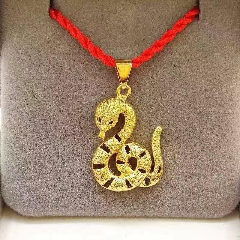 Versatile Gold Dragon Pendant: Bold & Personalized Style for Men