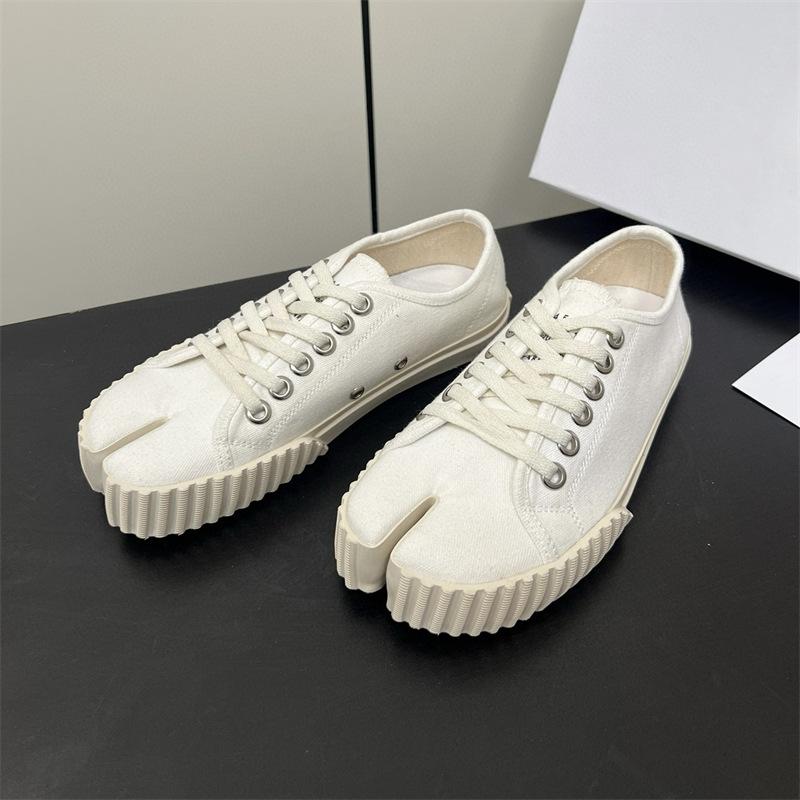 

Мода 2025 Холщовые кроссовки Таби Женские балетки с раздельным носком Женские туфли Таби с низким верхом Туфли на свином копыте Лоферы Zapatos De Mujer 40