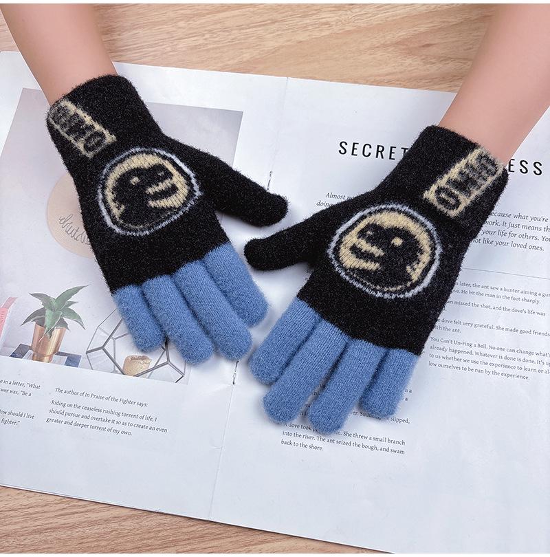 Kids' Cool Winter Knitted Gloves - Boys' Stylish Five-Finger Cold-Proof Design for Small & Medium-Sized Children