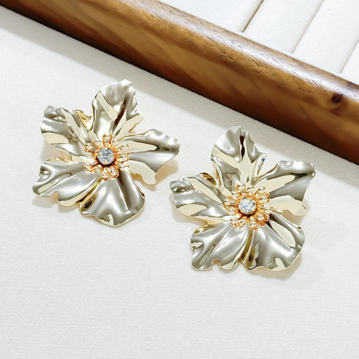 

Простые серьги-гвоздики в виде цветка, модные серьги-гвоздики из металла с холодным ветром и многослойными бриллиантами