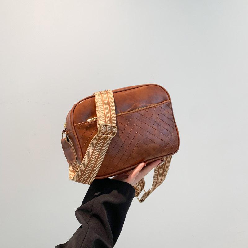 

Модная весенняя маленькая женская сумка с широким плечевым ремнем, сумка-мессенджер на одно плечо в стиле иностранного темперамента тёмно-рыжий