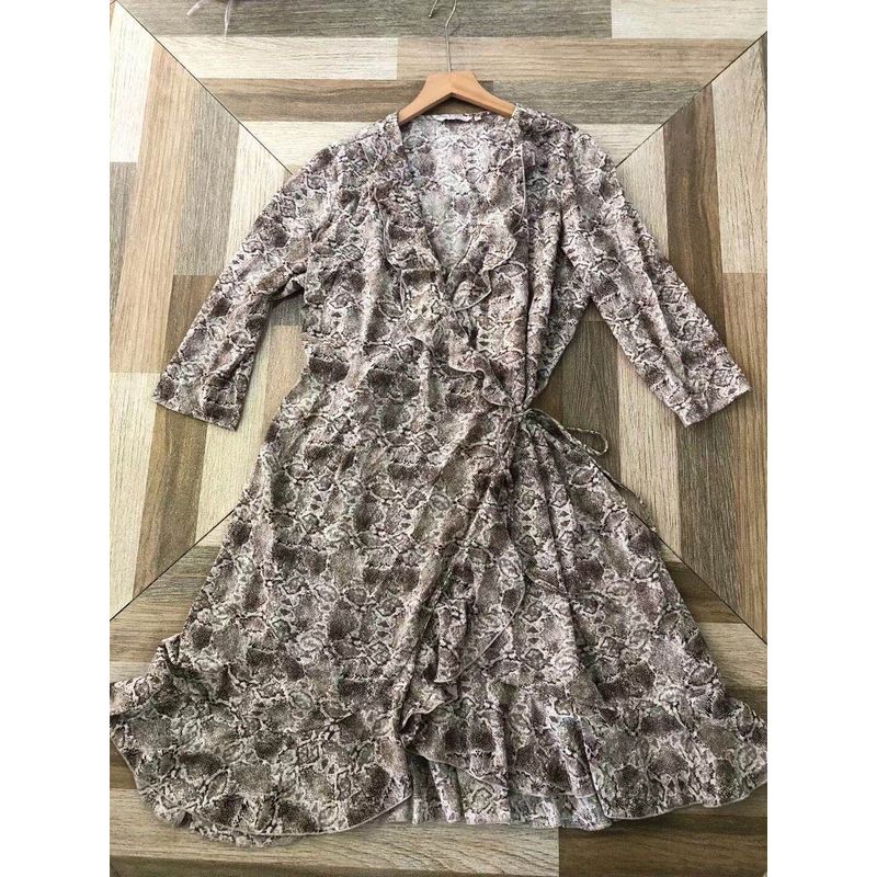 

Two-Piece Sleeve Thin Chiffon Dress for Plump Girls Snake Pattern 46