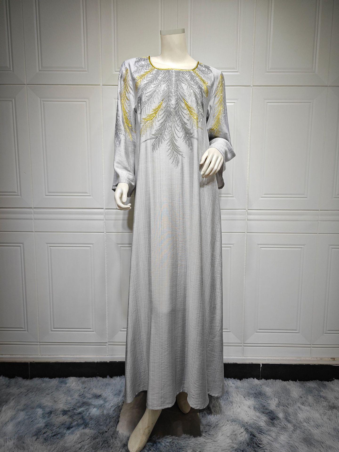 

Мусульманская женская вышитая джалабия с деталями из горячей фиксации XXL