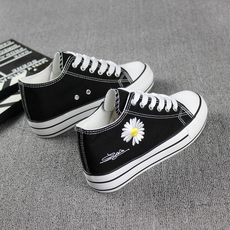 Fashion 2024 New Thick-Soled White Shoes Daisy Canvas Shoes Women's Half-slipper Half-Drag Low-Top Shoe 6cm Internal Increased Sneaker