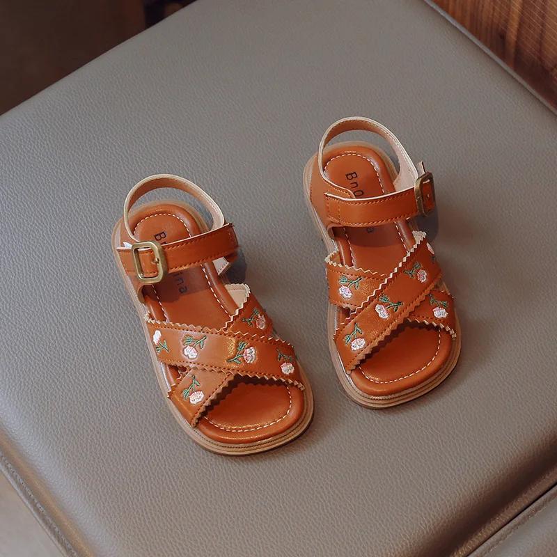 Kinder Sandalen Mode Stickerei Blumenstil Kinder Lässige Flache Sandalen Sommer Zehenfrei Mädchen Prinzessin Strandschuhe Vielseitig