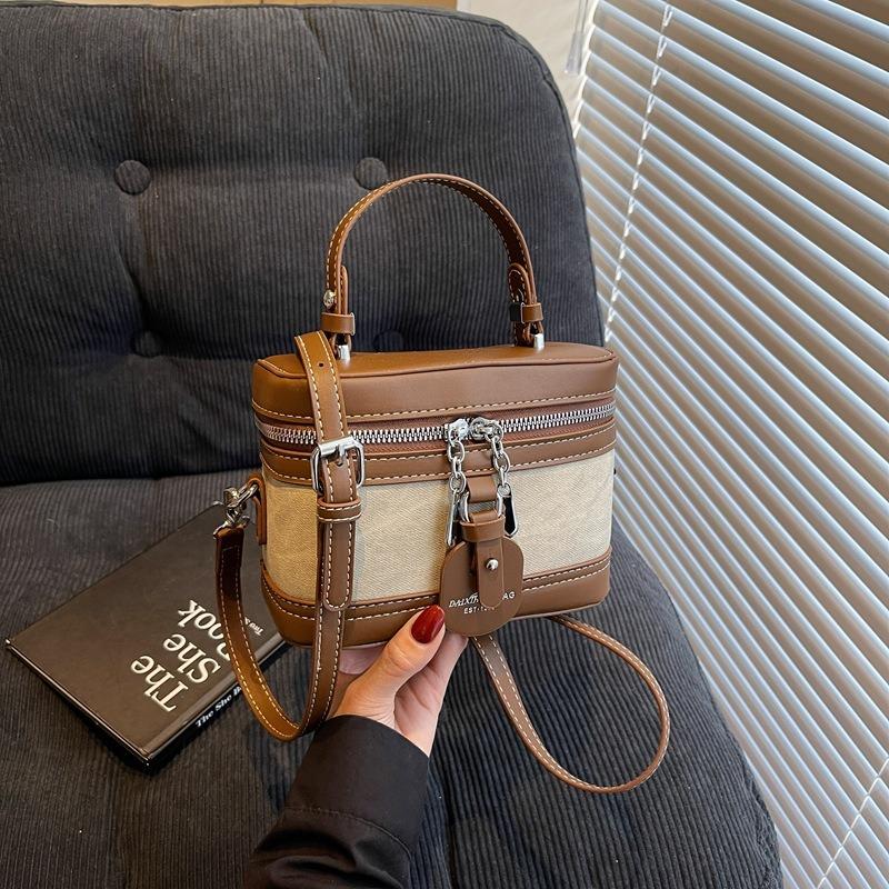 Retro Box Bag Damen Neue Frühjahrsmode Vielseitige Umhängetasche Nische Tragbare Pendlertasche