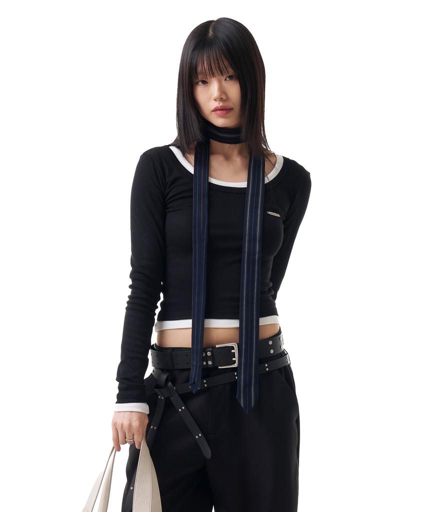 IUGAMAKARAS U-Neck Fitted Top (Black)