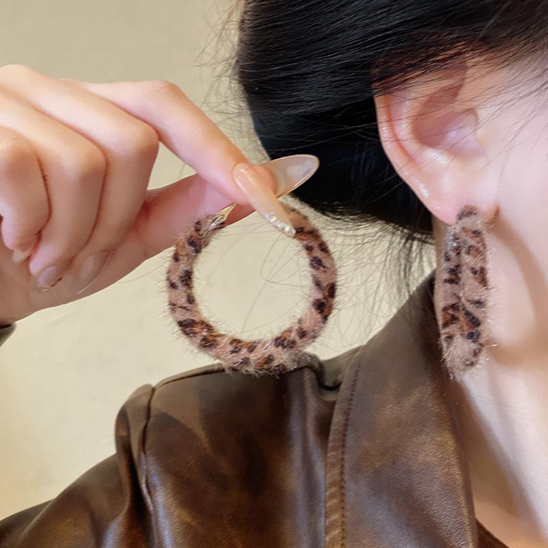 Hong Kong Style Geometric Leopard Print Furry Earrings - Autumn/Winter Trend