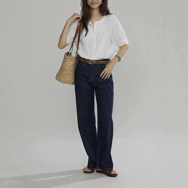 Crew neck embroidered hollow cuffs lace shirt women's French pastoral niche simple top