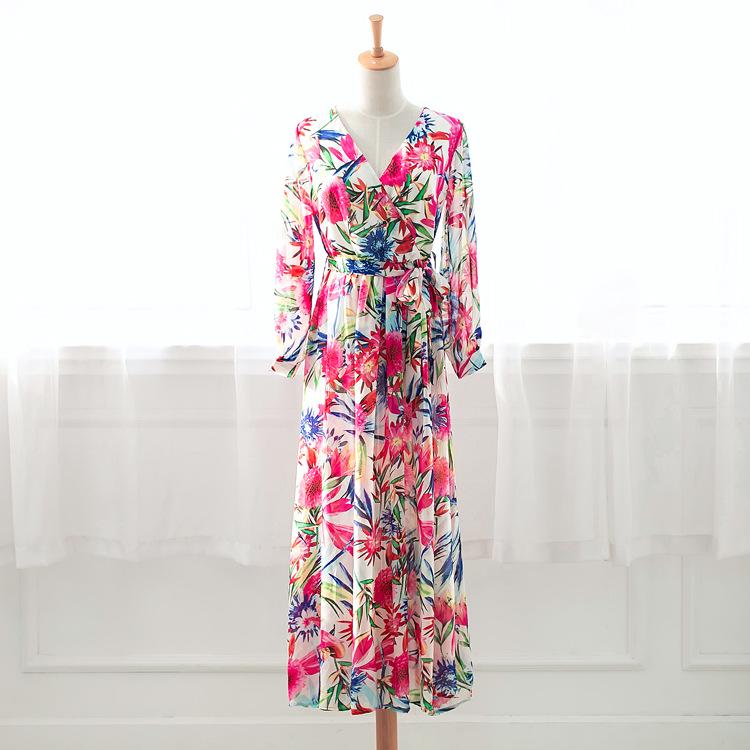 Dámské letní šifonové šaty s výstřihem do V a lucernovými rukávy se zeleným listovým vzorem