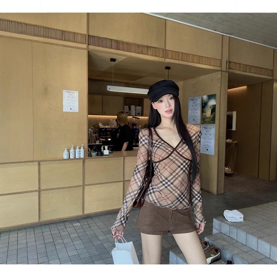 Women s Slim Fit Plaid Long Sleeve T-Shirt, 2025 Autumn High-End Hot Girl Style, Unique Design Medium