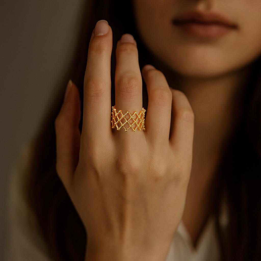 Badu Hochwertiger 18K Gold Plated Zopf Detail Ring für Damen Metallstruktur Verstellbar Offener Ring Statement Trendiger Schmuck