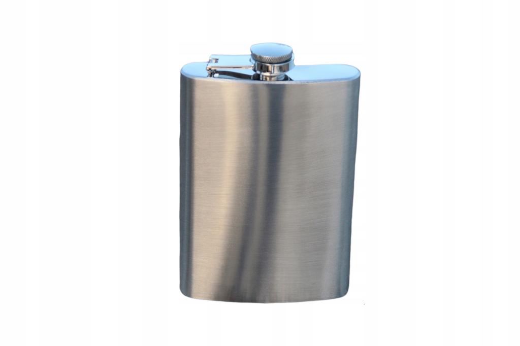 Elegant Silver Hip Flask with Four Gentelo Glasses