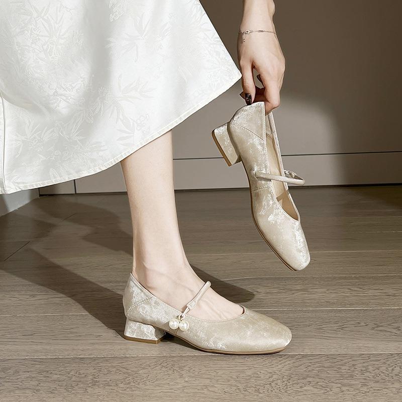 Women s Square-Toe Mary Jane Heels Satin Chunky Heel Pumps with Pearl Detail 32 абрикосовый