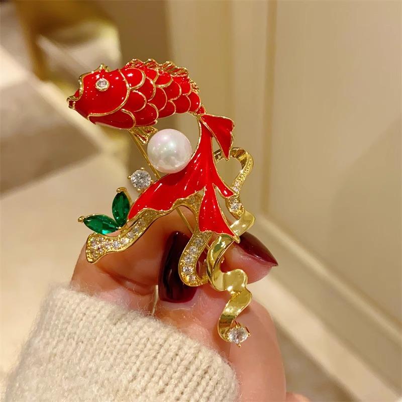 Chinese Style Lucky Koi Brooch: Exquisite New Year Corsage Pin for Women