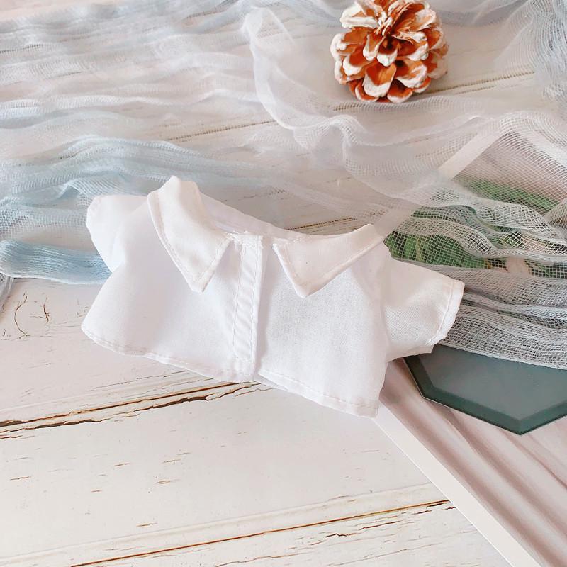 Roupa de cachorro de lã marrom com camisa de algodão, gravata e acessórios jeans