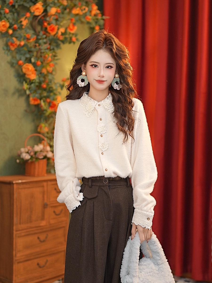 

Lace Trim Long Sleeve Thick Top for Women - Winter Base Layer Hong Kong Style #S15021 S абрикосовый