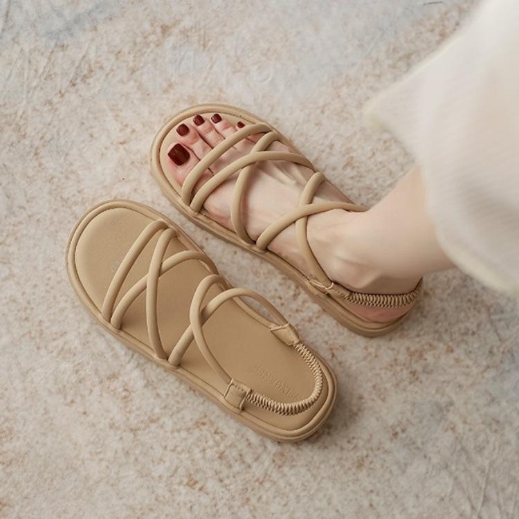 Internet celebrity sandals female 2025 spring and summer new daily leisure fairy style versatile flat beach roman sandals