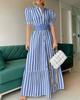 Modré a bílé pruhované šaty s balónovými rukávy a páskem, zapínací límeček na knoflíčky, ležérní elegantní midi šaty