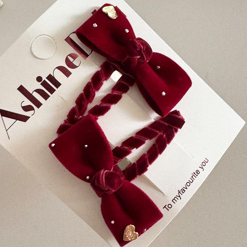 

Winter Velvet Textured Hair Clip With Rhinestone Headpiece One Size червоний