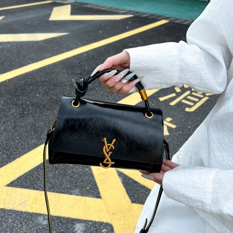 European & American Mini Shoulder Bag: Korean Fashion Niche, Underarm & Crossbody Styles