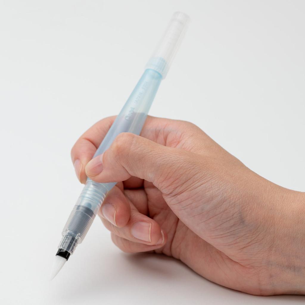 Pentel Wasserpinsel Flachpinsel Medium Hellblau FRH-MH