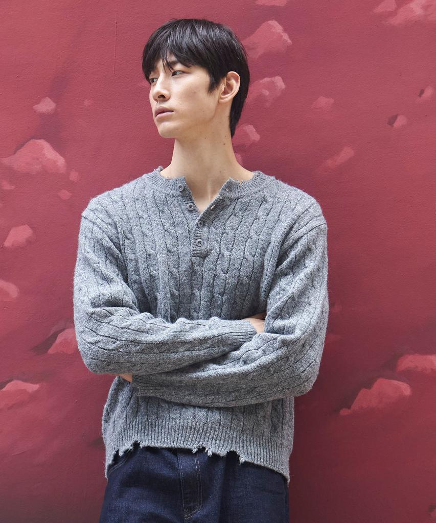 SENTAIR Damaged Cable Henley Neck Knit_Gray