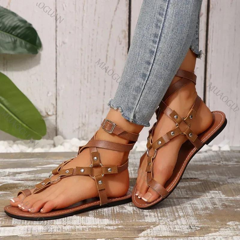 Fashion Summer Shoes Plus Size Clip Toe Women's Sandals Casual Women Rivet Buckle Strap Sandales Femmes Flat Ankle-wrap Shoes for Women