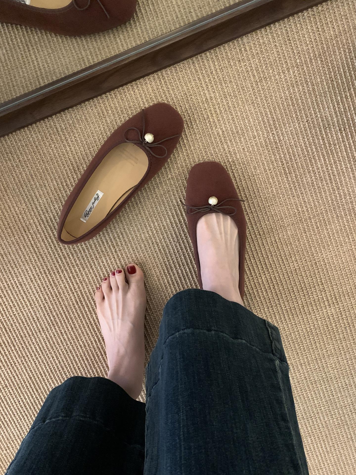 

French red flat-bottomed bow single shoes women s shoes 2025 new autumn retro evening breeze gentle Doudou floating shoes 40