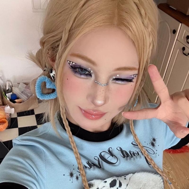 Hollow Heart Pendant Earring Sweet Cool Plush Heart Charm Earrings Temperament Small Hoop Earrings Fashion Jewelry