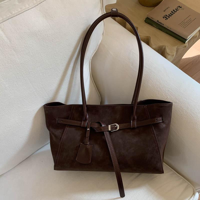 

Large capacity handbag women s 2025 winter new retro fashion shoulder bag versatile commuter tote bag