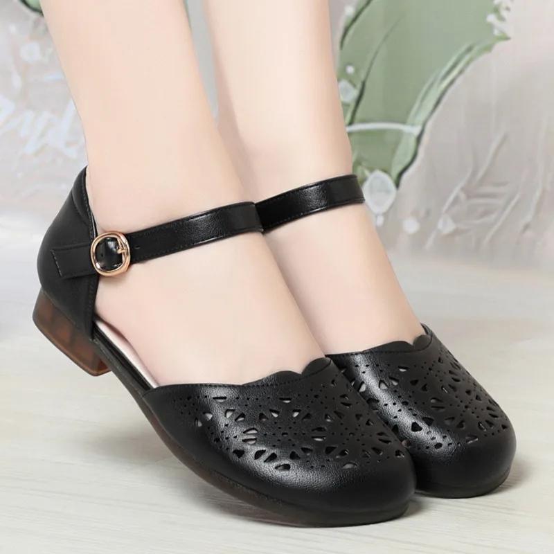 Close Head Square Heels Cutout Breathable Rhinestone Shoes Summer 2025 Soft Leather Sandals Women for Office Daily Mom