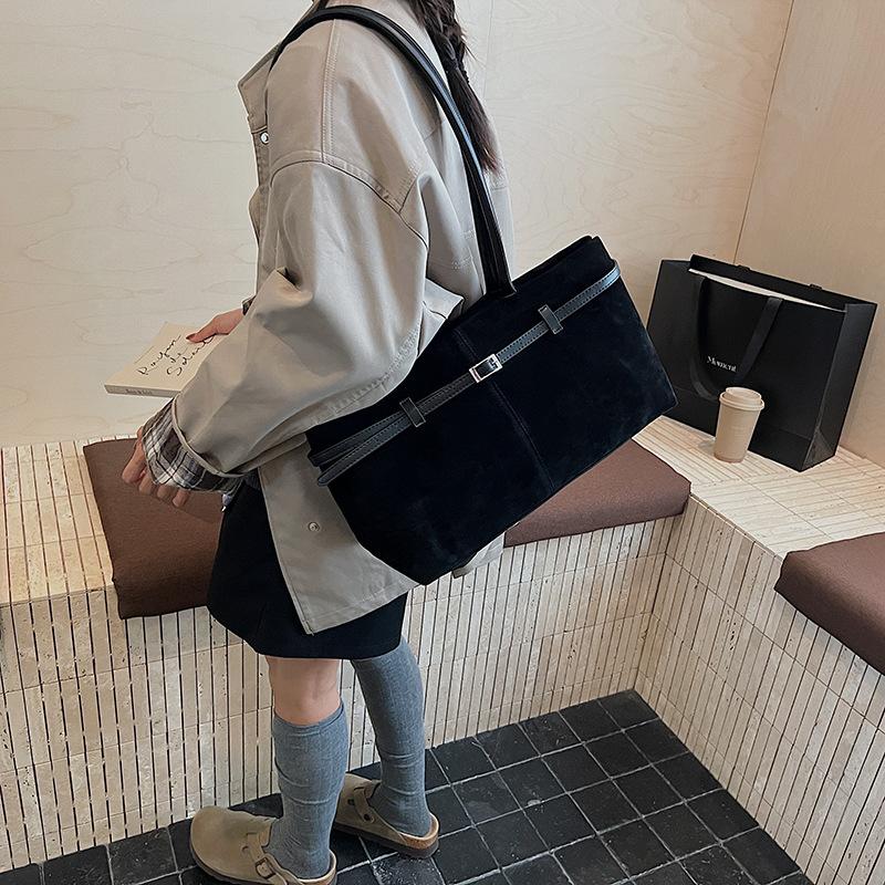Large capacity casual temperament commuter tote bag 2025 trendy women's Korean version ins shoulder bag fashion trendy high sense