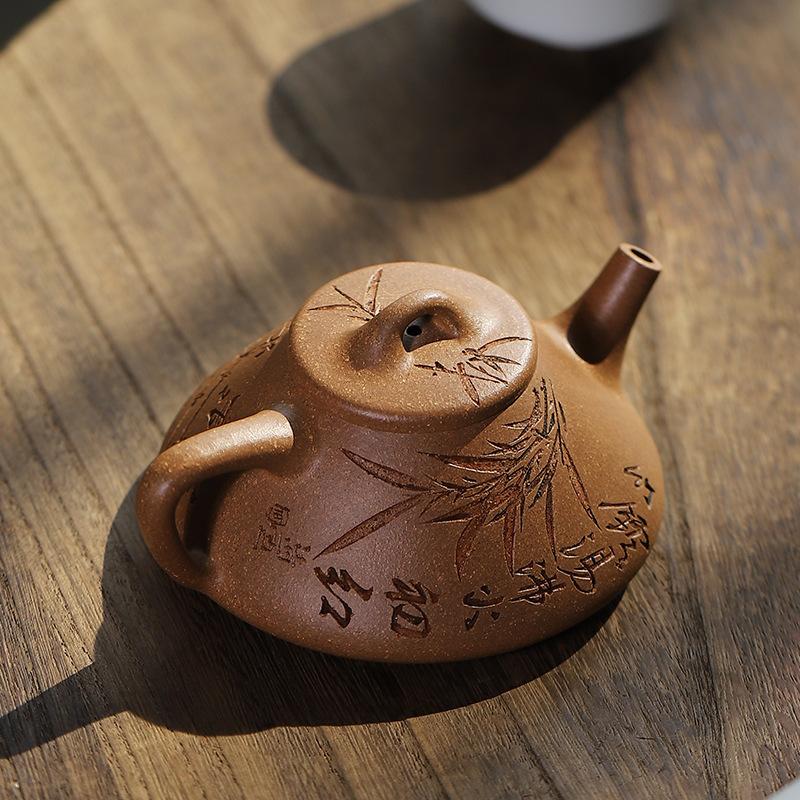

Classic Yixing Purple Clay Teapots Handmade Stone Scoop Pot Raw Ore Mud Kettle With Infuser Zisha Tea Set Tea Ceremony Ornaments