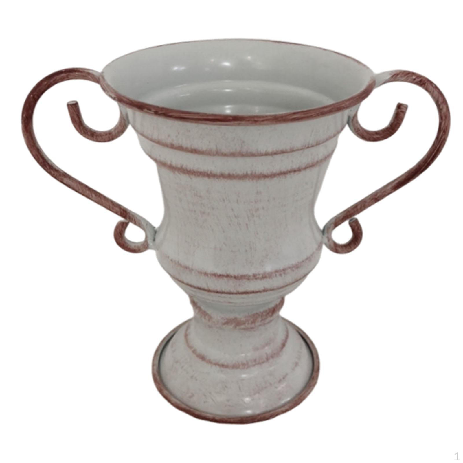 

Vintage Pot in Rustic Style, Ideal for Table Decoration. белый