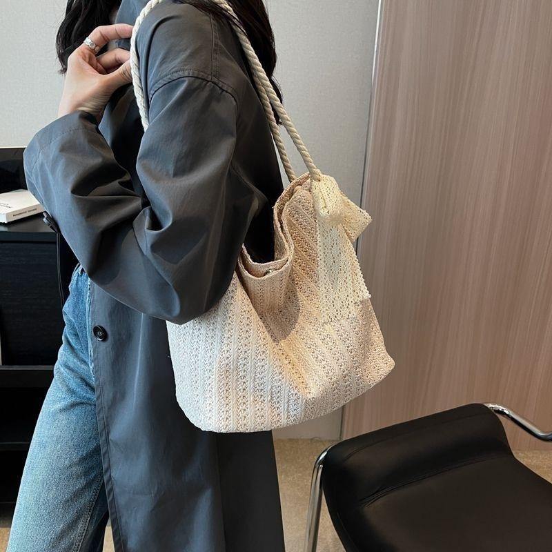 2025 Vielseitige Strandtasche aus Stroh im Pastoralstil: Damenhandtasche mit großem Fassungsvermögen und einzelnem Schulterriemen