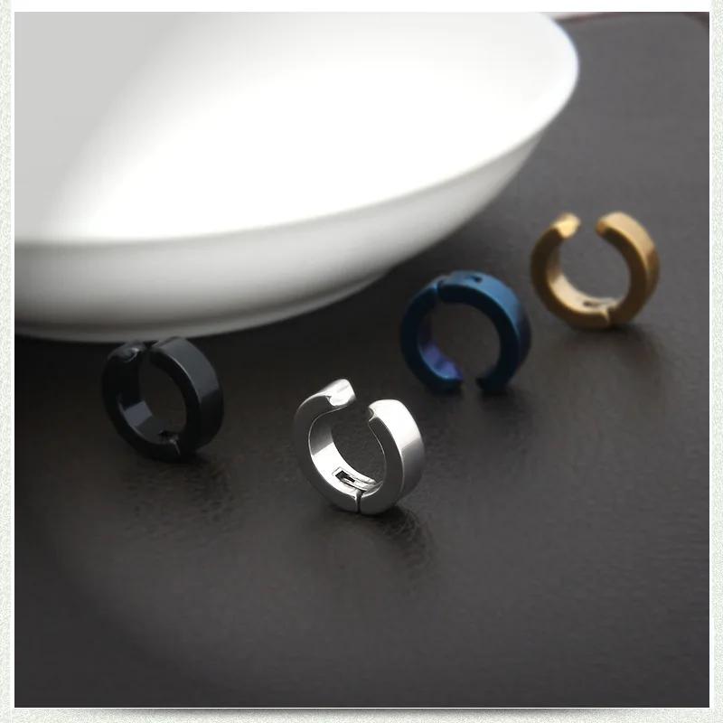 2 stuks Anime Chainsaw Man Yoshida Hirofumi Cosplay Oorclips Oorbellen Dames Heren Punk Zwart Niet Gepiercet Nep Oorring Pop Sieraden