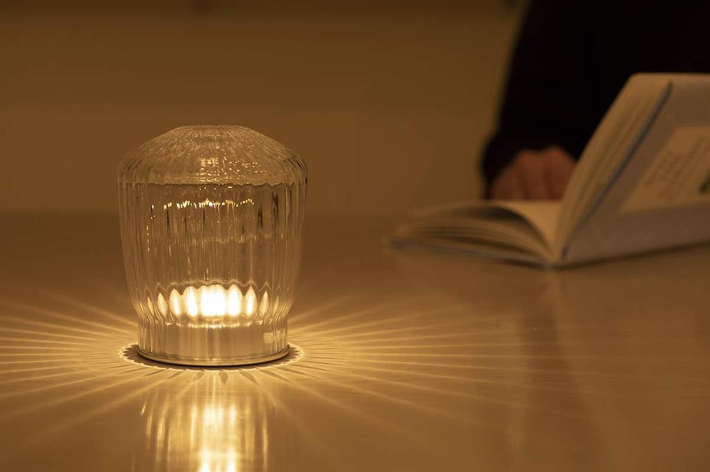 Tabletop chandelier that sparkles with sound Arom LED candle light line (vertical (clear))