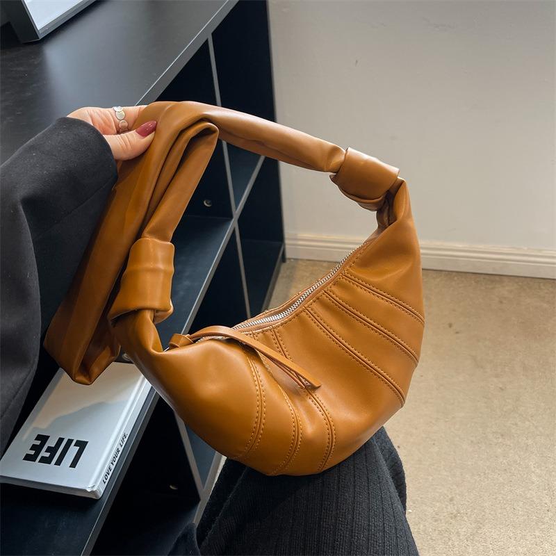 Street Trend Croissant Bag New Spring and Summer High-end Texture Bag Personalized Trendy Messenger Bag Women's Dumpling Bag