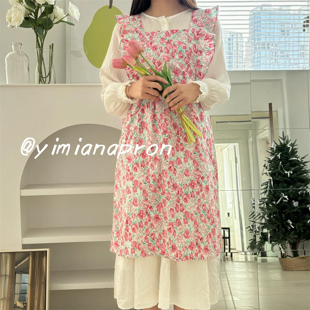 Vintage pure cotton ruffle edge floral apron