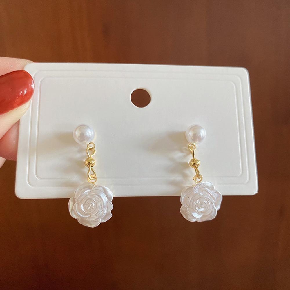 Silver Needle Flower Love Earrings Simple and High-end Sense Versatile Stud Earrings Niche Temperament Earrings Women