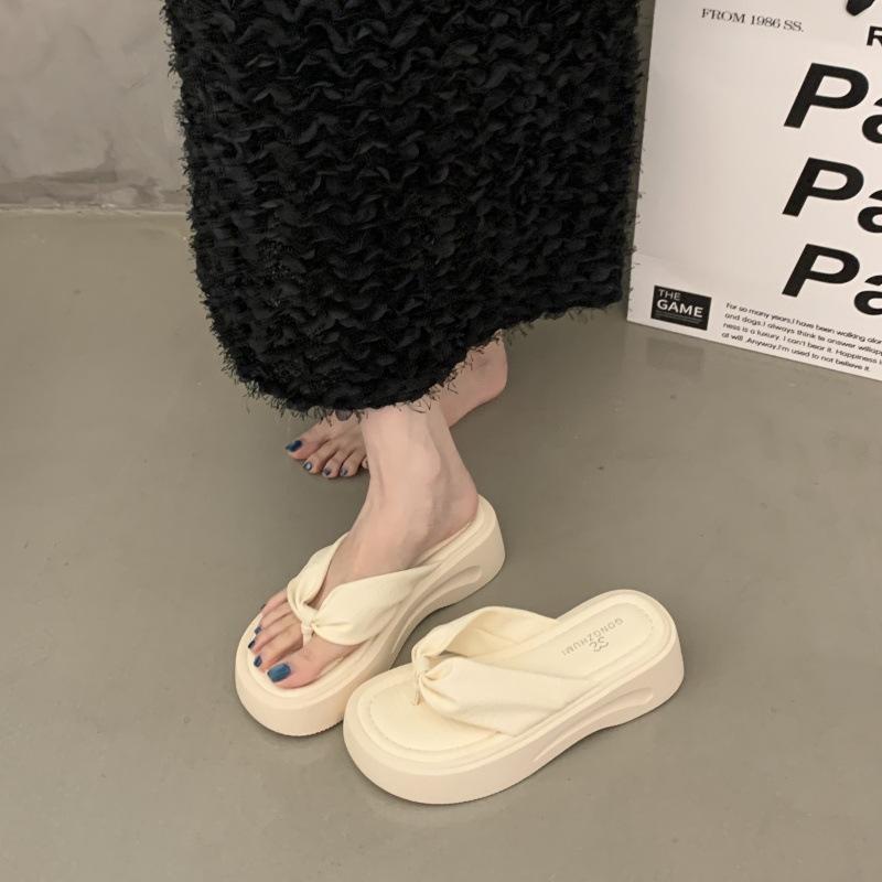 Fashion Hot Selling 2025 Summer New Women's Slippers Petite Sponge Thick Bottom Casual Beach French Style Flip Flops Rubber Sole