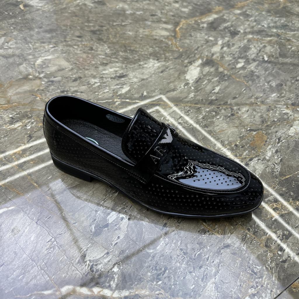 Herrenlederschuhe Sommer neue Herren Lackleder glänzend Doudou Schuhe Lochmuster atmungsaktiv Slipper Freizeitlederschuhe