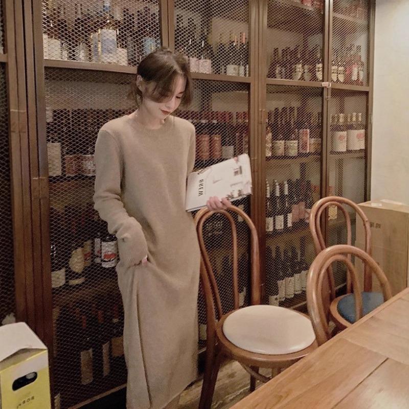 [] Long sweater skirt women's autumn and winter loose lazy wind over the knee base with coat knitted dress