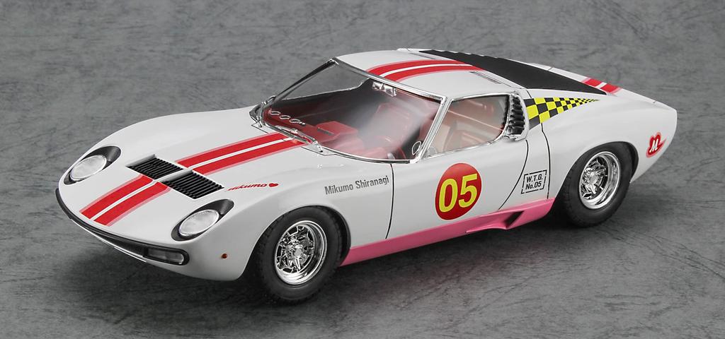 Plastikový model Hasegawa Wild Egg Girls Lamborghini Miura P400 SV Shiranagi Mikumo SP544 č. 05 s figurkou v měřítku 1:24.