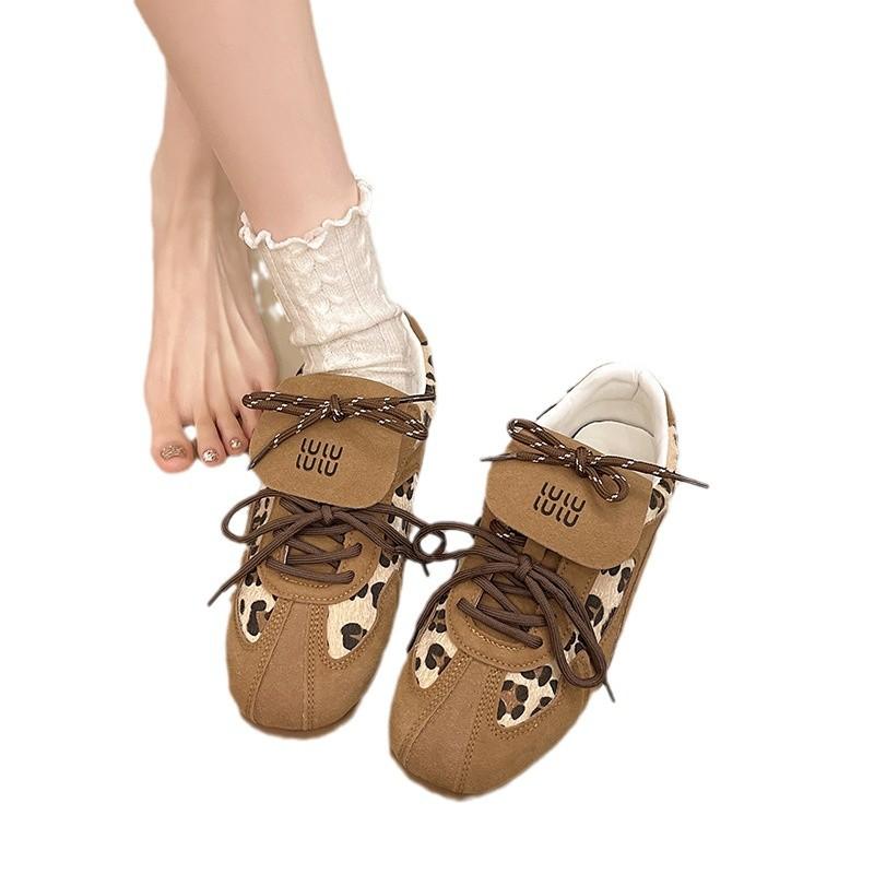 Damen vielseitige atmungsaktive Board-Schuhe, deutsche Trainingsschuhe, Sport Weichleder kleine weiße Schuhe, lässige neue Herbst-Retro Forrest Gump Schuhe