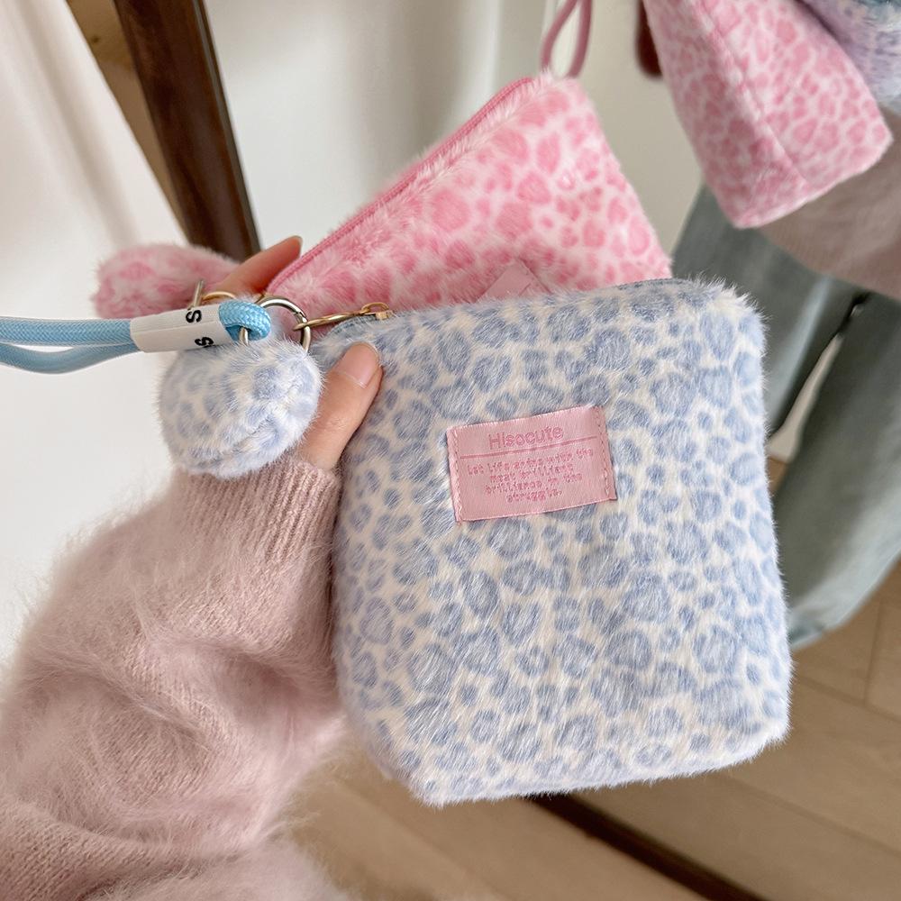 Retro Handheld Plush Leopard Pattern Makeup Bag for Girls, Portable Skincare Storage Bag for Students, Small Toilet Bag
