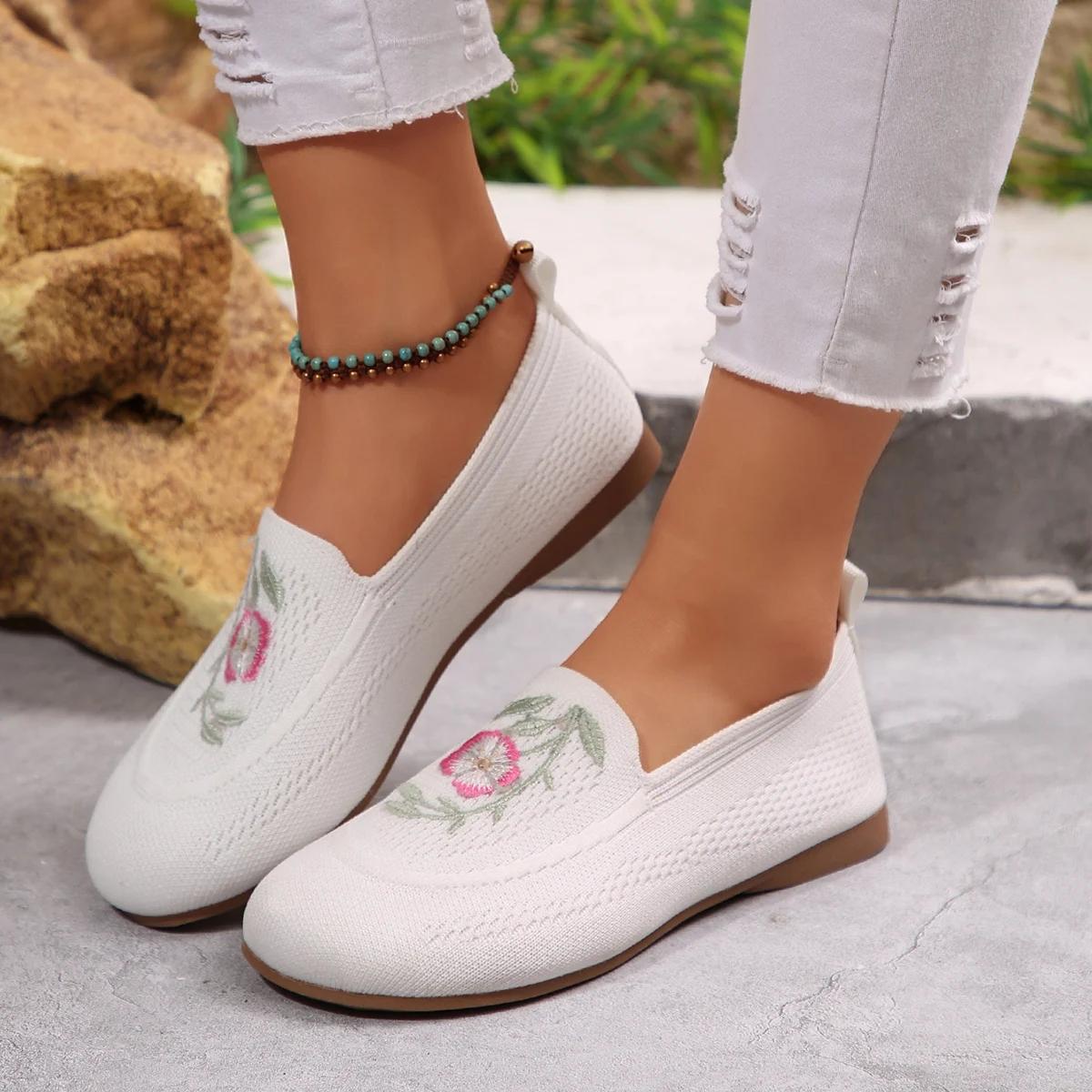 

Fashion Women Flats Spring 2025 New Fashion Sneakers Women Breathable Lightweight Non-Slip Loafers Wear-Resistant Casual Flat Shoes 43