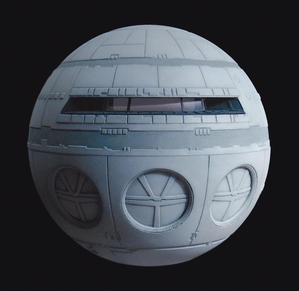 PLATZ Moebius Model 2001: A Space Odyssey Discovery 1/144 Scale Plastic Model MOE2001-3 (Spaceship)